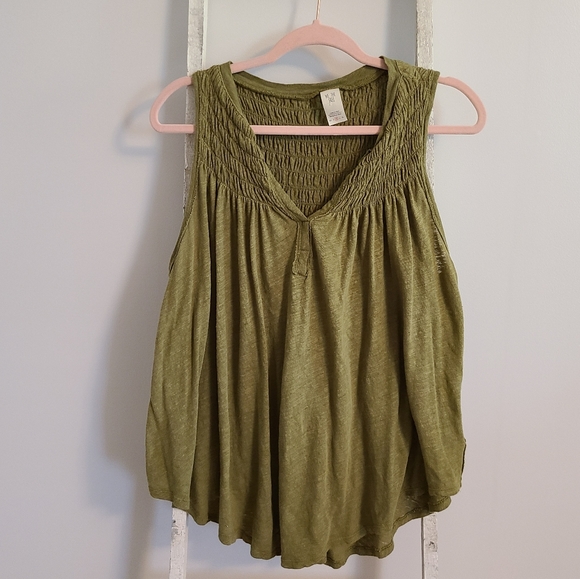 Free People Tops - We the free♡ Smocked linen new to town tank